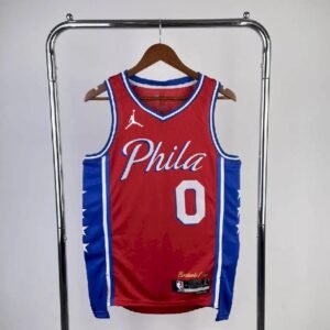 Maillot Homme Tyrese Maxey Red Team Jersey – Statement Edition