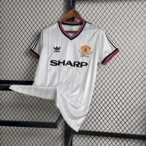 Retro Manchester United 1983/84 Away