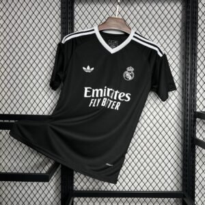 Maillot Homme Real Madrid 2024/25 Pré-Match
