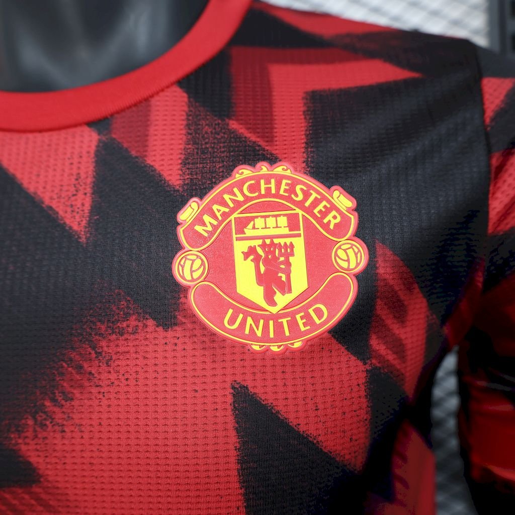 Maillot Homme Manchester United 2025/26 Pré-Match red and black Version Joueur – Image 5