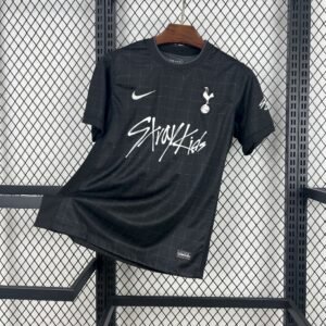 Maillot Homme Tottenham Hotspur 2025/26 Stray Kit Enfant x London, Angleterre Limited Edition