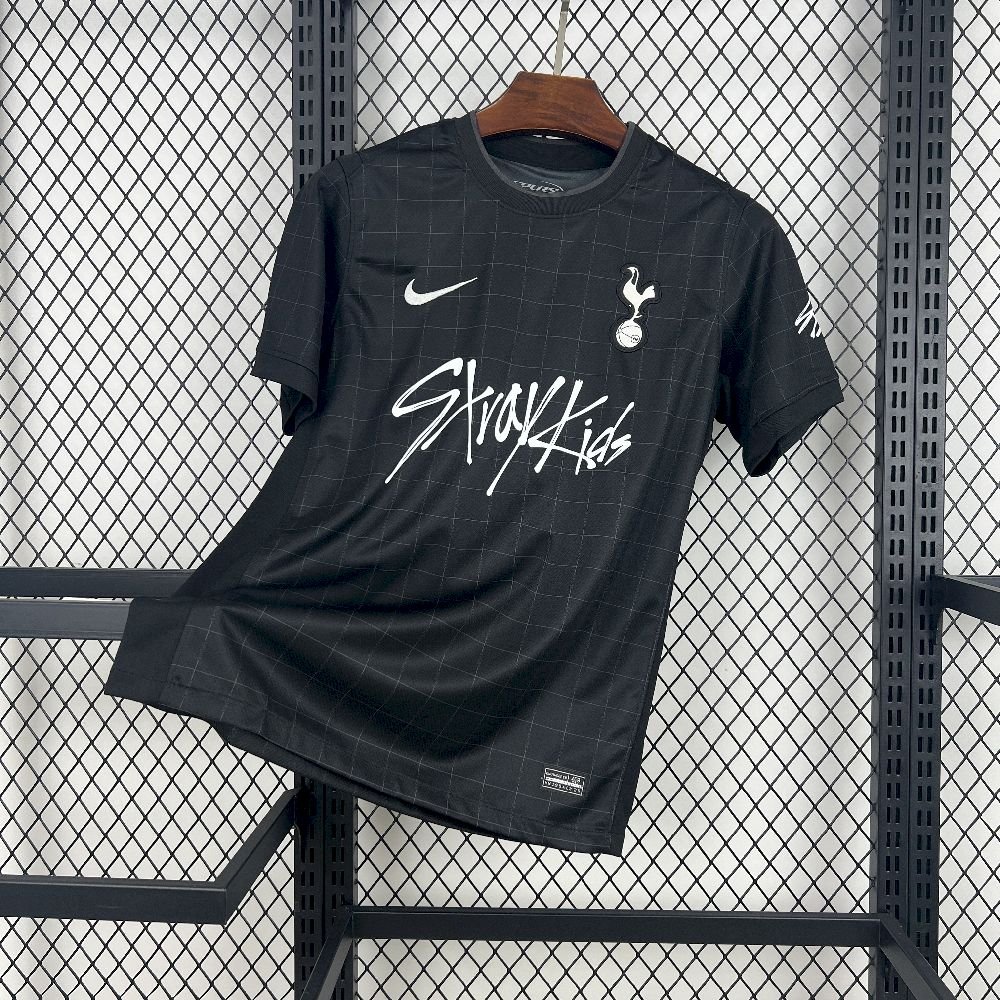Maillot Homme Tottenham Hotspur 2025/26 Stray Kit Enfant x London, Angleterre Limited Edition