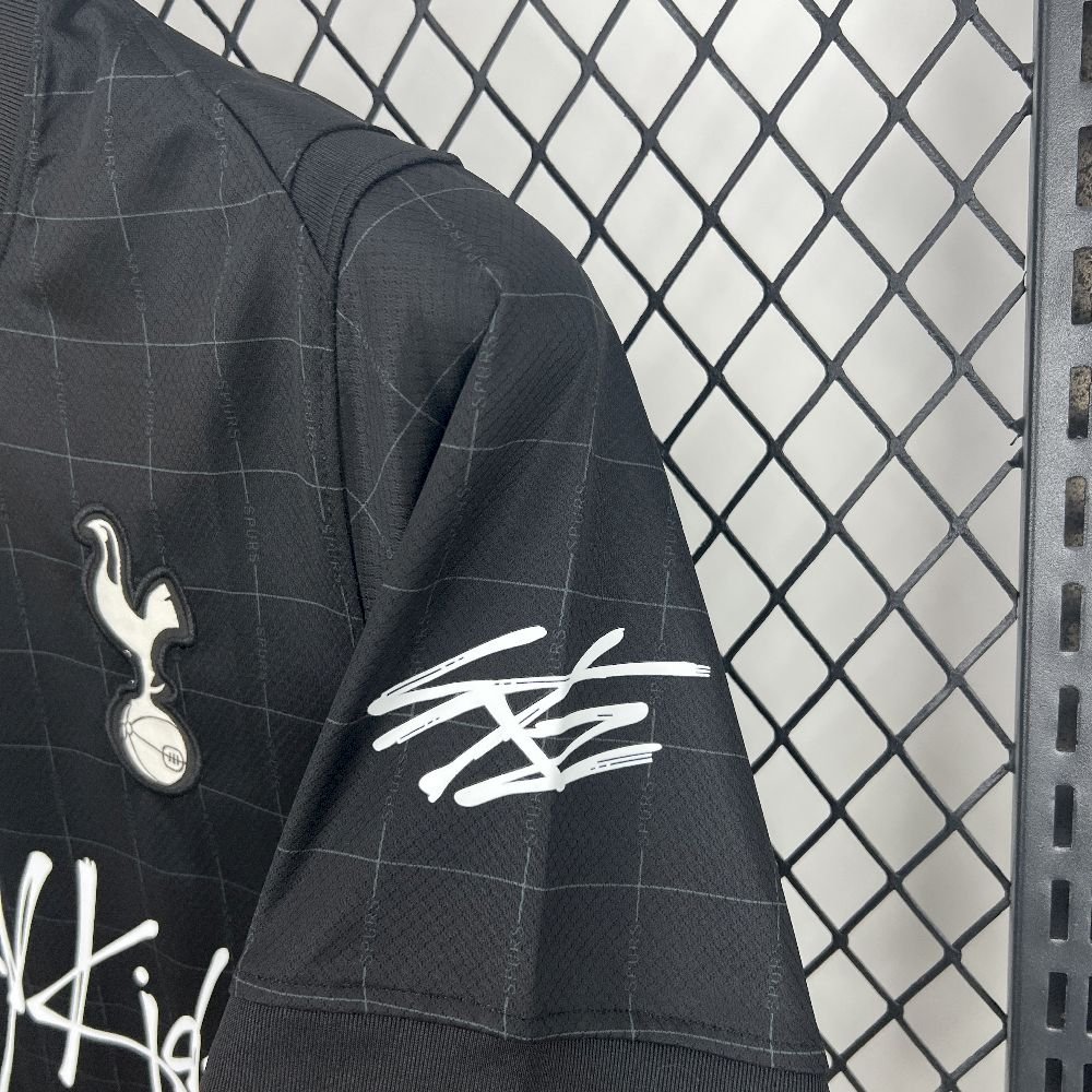 Maillot Homme Tottenham Hotspur 2025/26 Stray Kit Enfant x London, Angleterre Limited Edition – Image 4